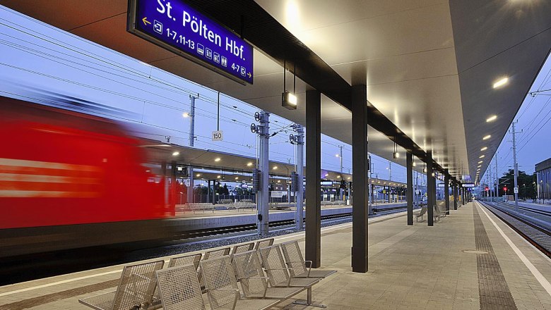 St. Pölten Hauptbahnhof, © ÖBB, Robert Deopito